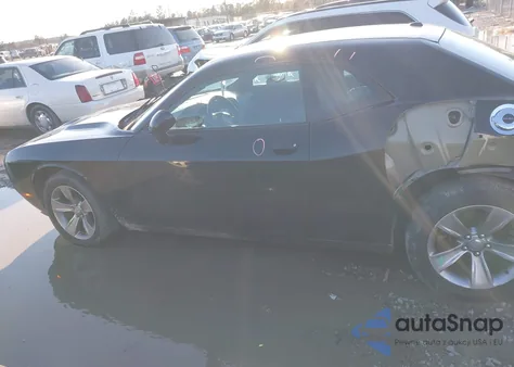 2020 Dodge Challenger Sxt z USA, uszkodzony, nr VIN 2C3CDZAG7LH203330